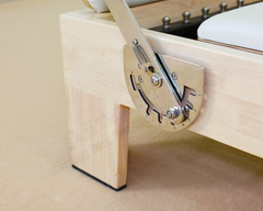 DZ132-1 Oak wood Pilates reformer equipment