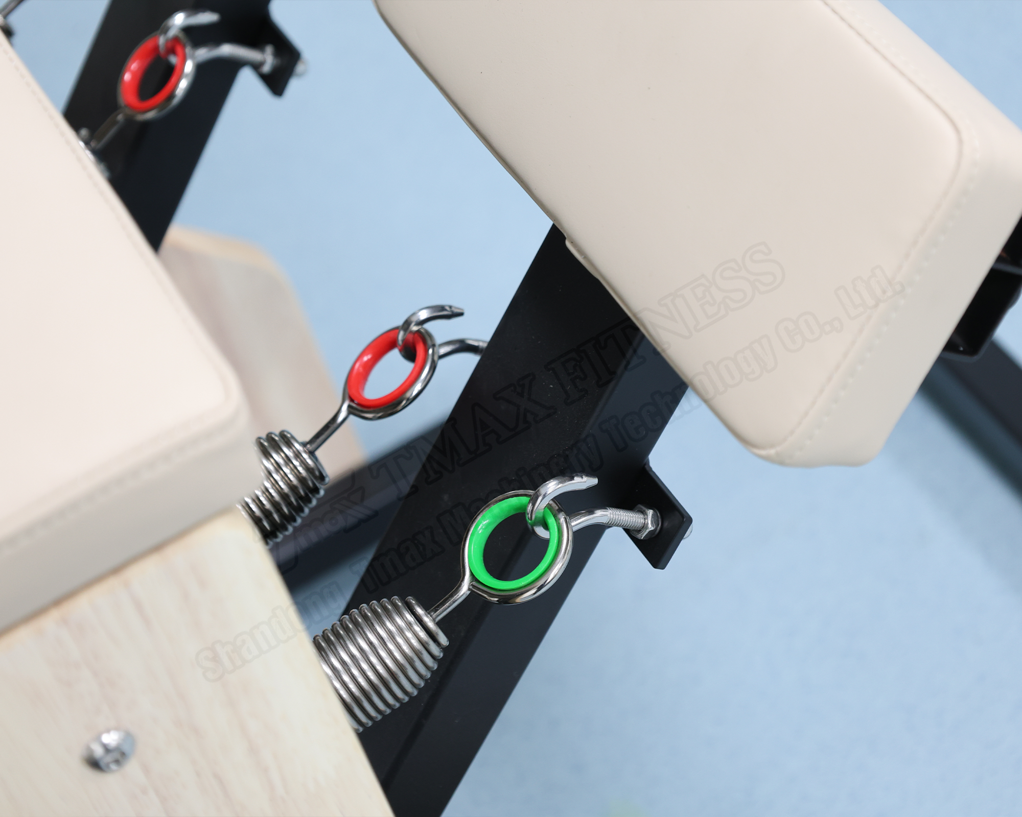 DZ138-1-2 Oak Wood Combo Chair: Versatile Pilates Excellence