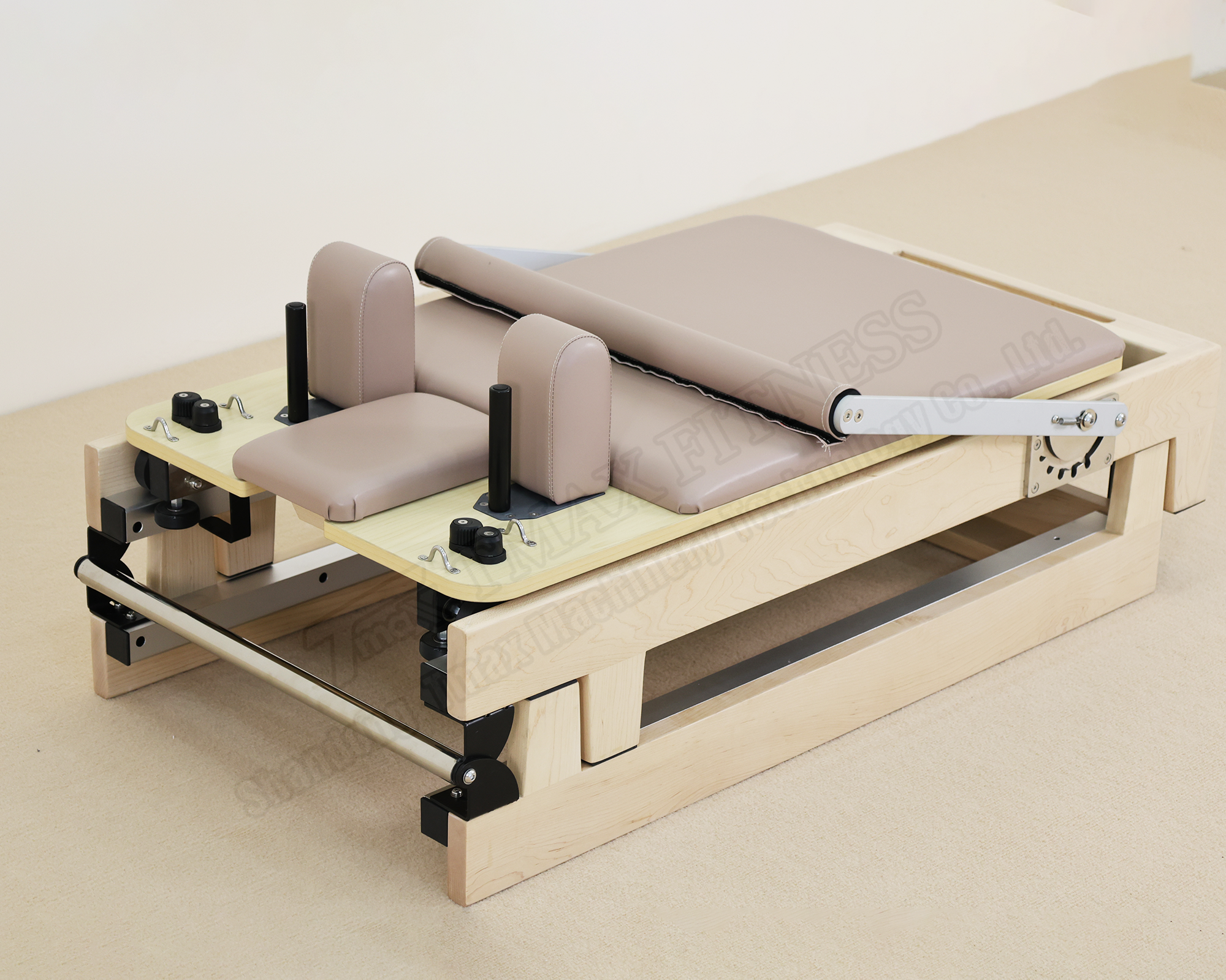 DZ153 Maple Folding Reformer: Redefining Pilates with Elegance and Functionality