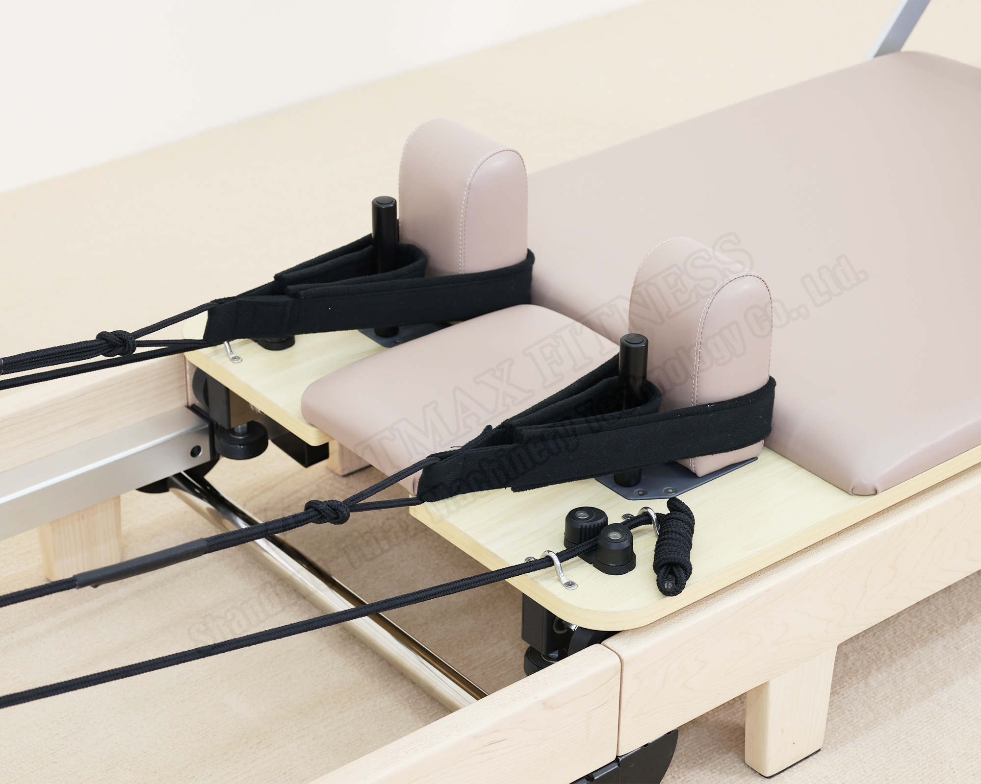 DZ153 Maple Folding Reformer: Redefining Pilates with Elegance and Functionality
