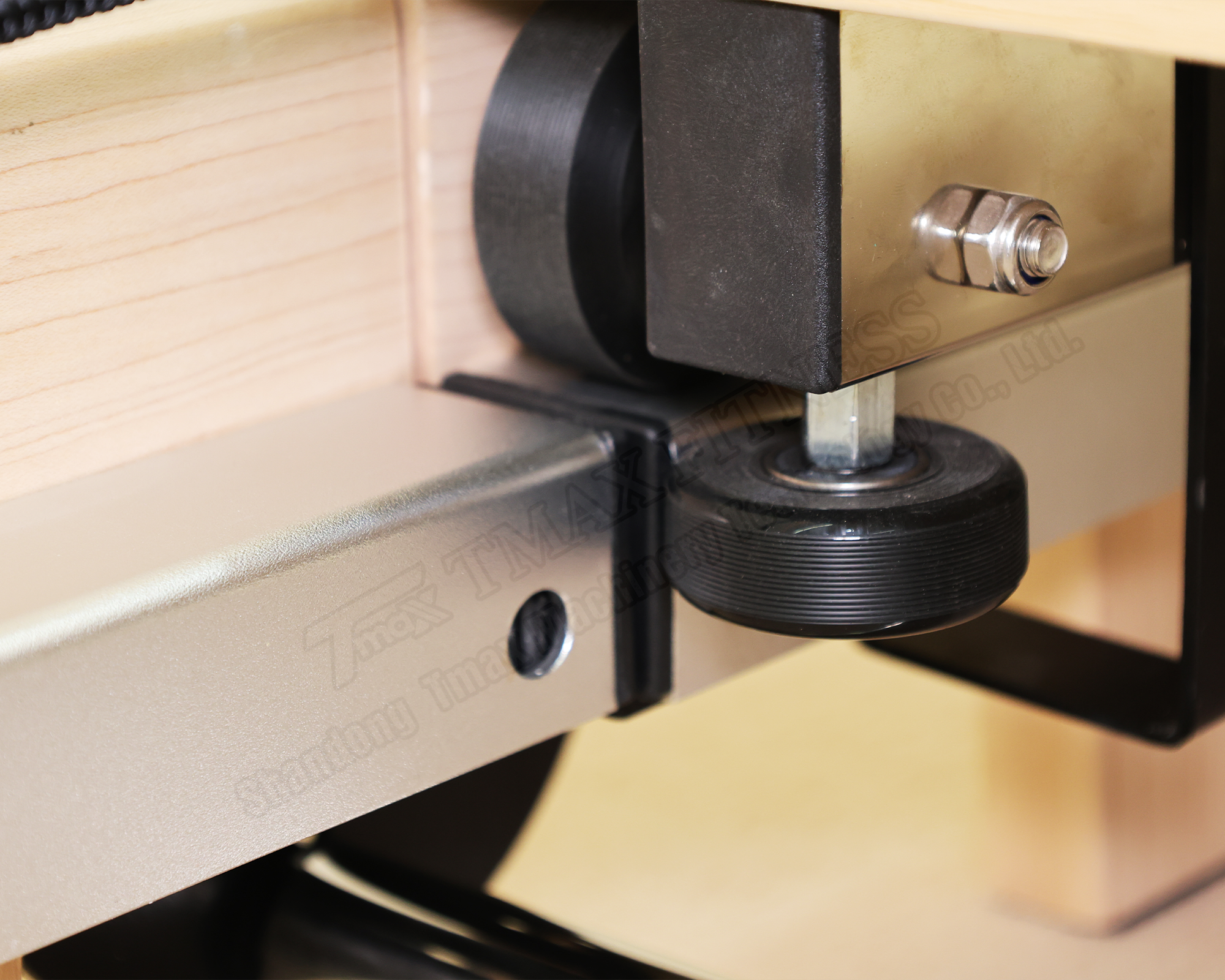 DZ153 Maple Folding Reformer: Redefining Pilates with Elegance and Functionality